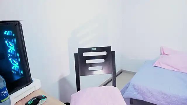 Venus cat  online show from October 18, 9:15 pm