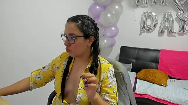 Venus cat  online show from November 12, 2:34 am