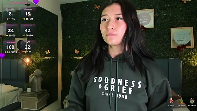 Rubyvixxen  online show from November 21, 3:38 am