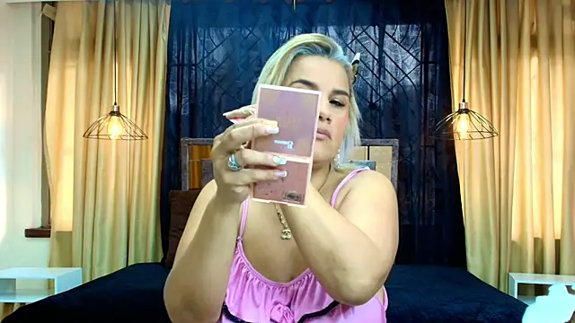 scarlet milf  online show from November 14, 1:43 pm