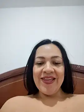 LindaSalo33 online show from October 5, 5:39 am