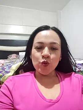 LindaSalo33 online show from November 8, 3:39 am