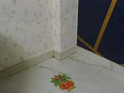 shiny-krisha online show from November 2, 4:04 am