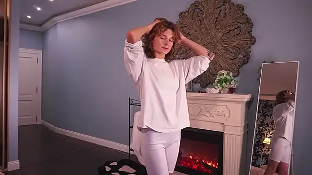 BellaReppert online show from October 8, 8:28 pm