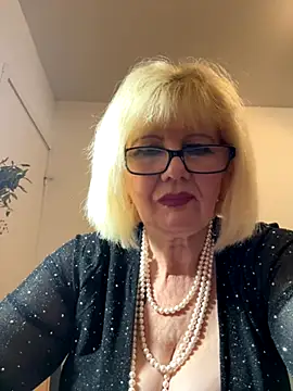 BoloshkaBlonda online show from November 7, 8:31 pm