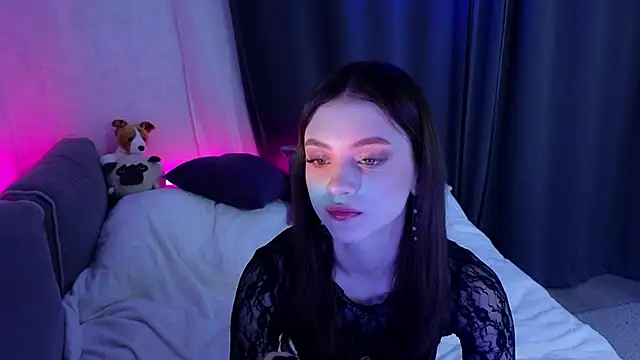 midnightMaya online show from October 27, 9:30 pm