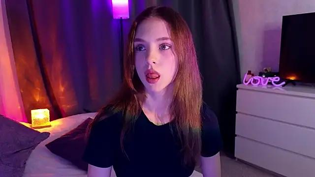 midnightMaya online show from November 12, 8:30 pm