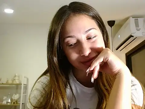 poppysinclair online show from October 14, 5:47 pm