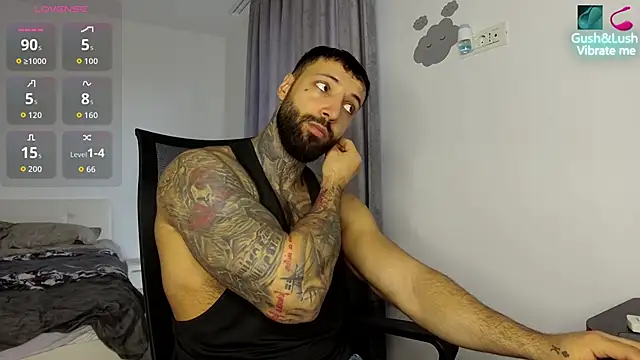 Snapshot of MasculineGuy99 chatting on November 25, 6:35 am MasculineGuy99 online show from November 25, 6:35 am