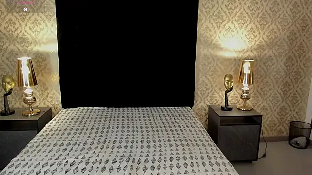 MolyBoston online show from November 24, 1:33 pm