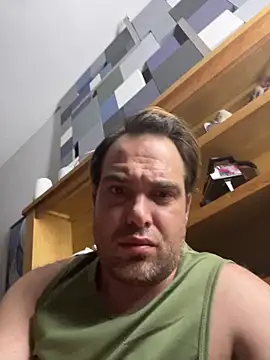 Snapshot of GymBoy83 chatting on October 1, 3:29 pm GymBoy83 online show from October 1, 3:29 pm