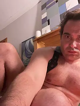 Snapshot of GymBoy83 chatting on October 2, 10:44 am GymBoy83 online show from October 2, 10:44 am