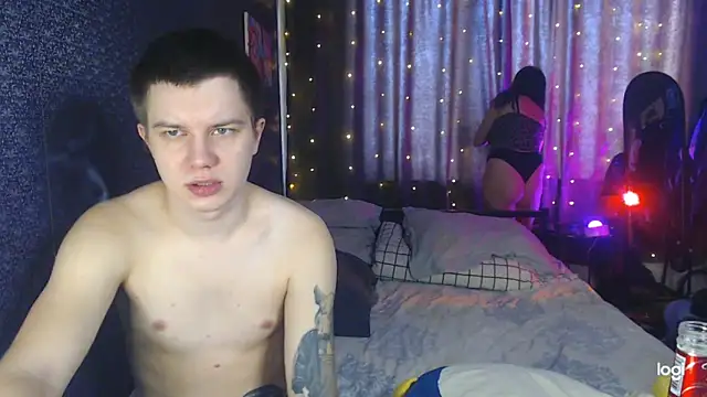 Snapshot of Mark_and_Wendy chatting on December 18, 5:46 am Mark and Wendy online show from December 18, 5:46 am