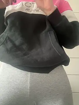 Snapshot of pleasedontpressaredburton chatting on October 16, 7:31 am pleasedontpressaredburton online show from October 16, 7:31 am