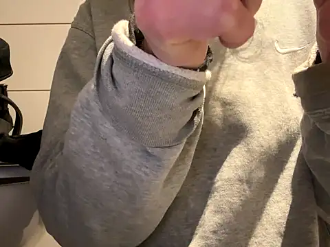 Snapshot of pleasedontpressaredburton chatting on October 16, 8:21 pm pleasedontpressaredburton online show from October 16, 8:21 pm