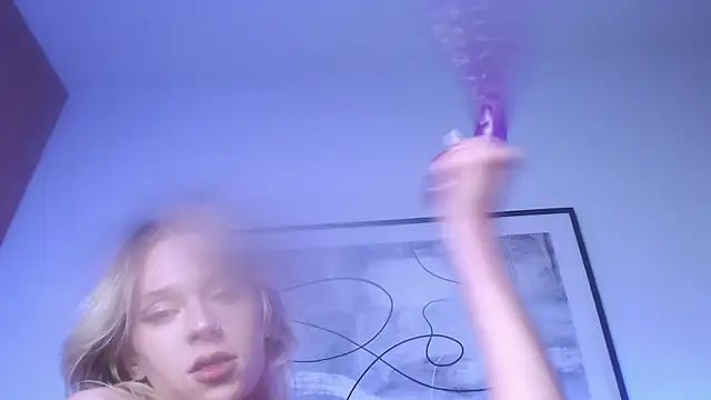 Snapshot of SophieDiamond_Xx chatting on October 15, 8:09 pm SophieDiamond Xx online show from October 15, 8:09 pm