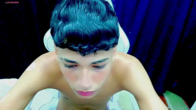 Im david02 online show from November 3, 1:34 pm