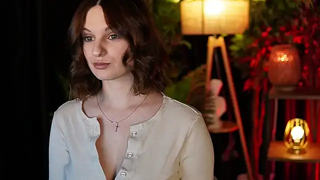 xoxo molly online show from October 3, 1:30 pm