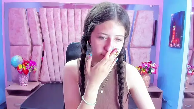 sarah sweett  online show from October 18, 2:18 pm