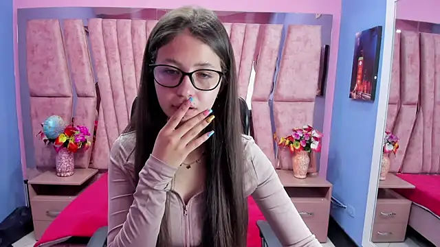 sarah sweett  online show from October 28, 2:31 pm