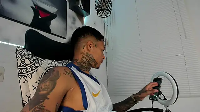 The boy dreams1 online show from October 5, 2:43 am