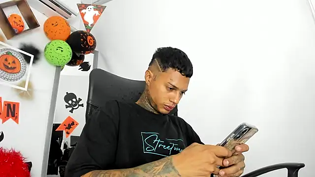 The boy dreams1 online show from October 27, 2:59 am