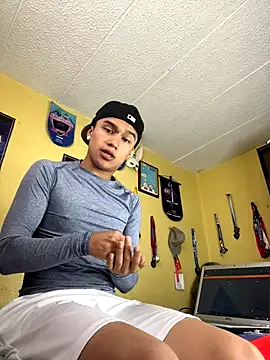 lyan t2 online show from October 18, 3:46 pm