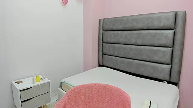 lorerivas online show from November 11, 1:55 pm