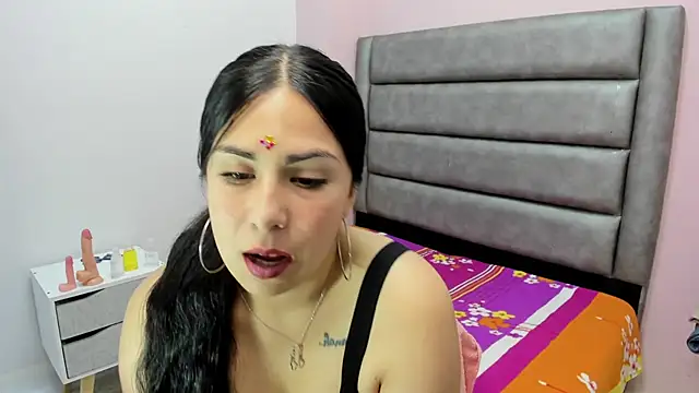 lorerivas online show from November 22, 2:05 pm