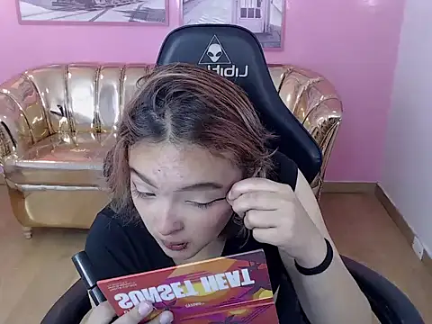 Snapshot of mia_foster_t chatting on October 24, 12:34 pm mia foster t online show from October 24, 12:34 pm