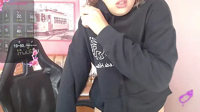 Snapshot of mia_foster_t chatting on November 5, 1:11 pm mia foster t online show from November 5, 1:11 pm