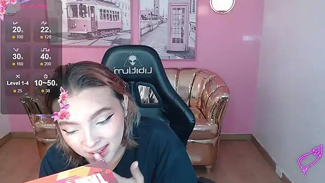 Snapshot of mia_foster_t chatting on November 13, 1:21 pm mia foster t online show from November 13, 1:21 pm