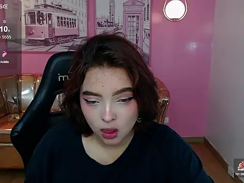 Snapshot of mia_foster_t chatting on November 19, 1:00 pm mia foster t online show from November 19, 1:00 pm