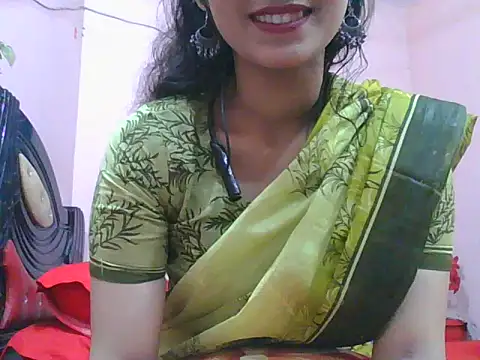 Snapshot of night_queeen7 chatting on October 22, 7:13 pm night queeen7 online show from October 22, 7:13 pm