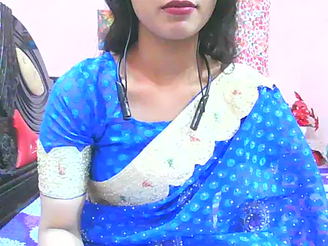 Snapshot of night_queeen7 chatting on November 19, 7:36 pm night queeen7 online show from November 19, 7:36 pm