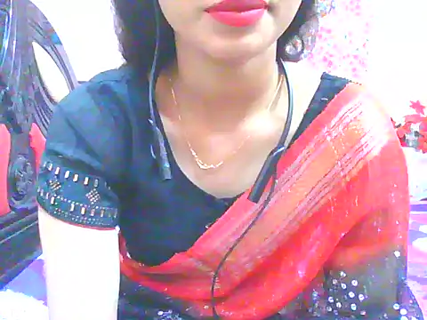 Snapshot of night_queeen7 chatting on November 24, 7:35 pm night queeen7 online show from November 24, 7:35 pm