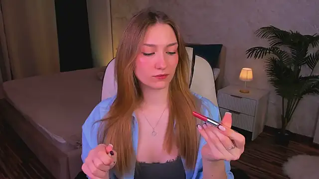 Snapshot of AngelAnabelle chatting on October 25, 8:03 pm AngelAnabelle online show from October 25, 8:03 pm