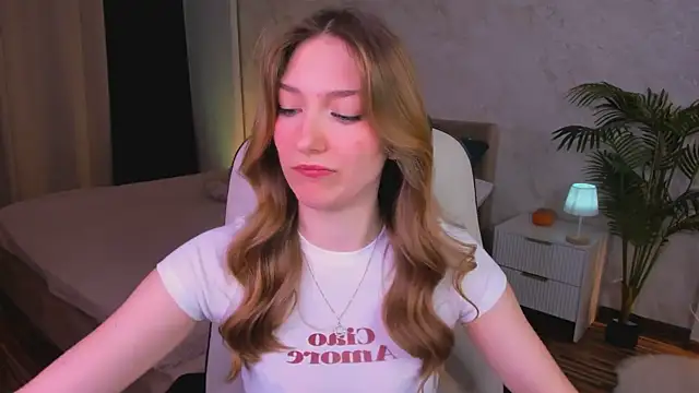 Snapshot of AngelAnabelle chatting on November 7, 9:04 pm AngelAnabelle online show from November 7, 9:04 pm