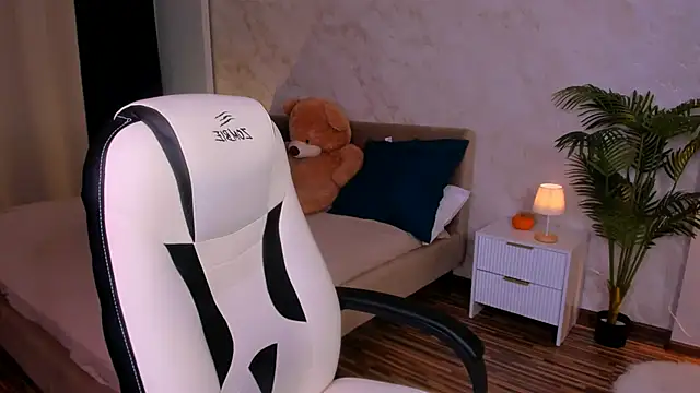 Snapshot of AngelAnabelle chatting on November 13, 9:47 pm AngelAnabelle online show from November 13, 9:47 pm