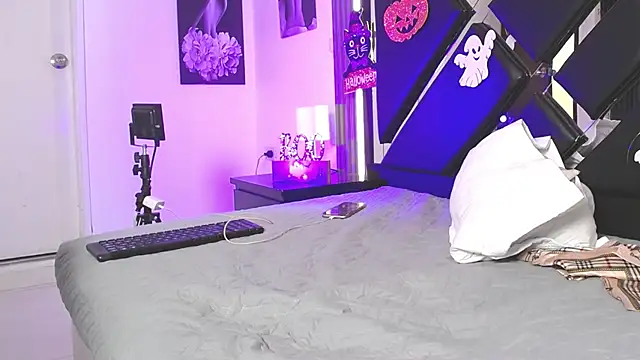 Charlotte ebony  online show from October 21, 2:51 pm