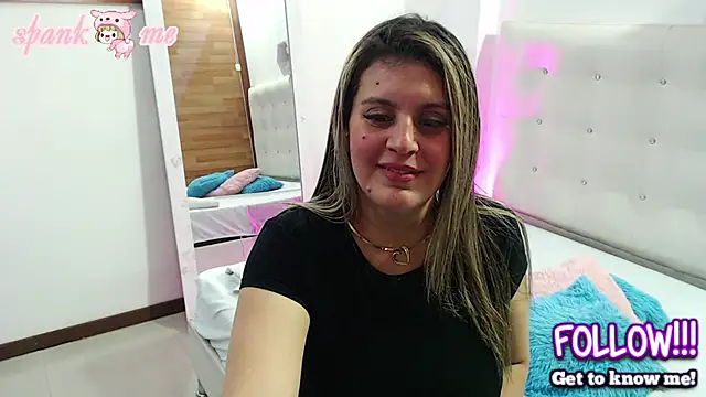 sweet christtydiaz online show from October 1, 9:21 pm