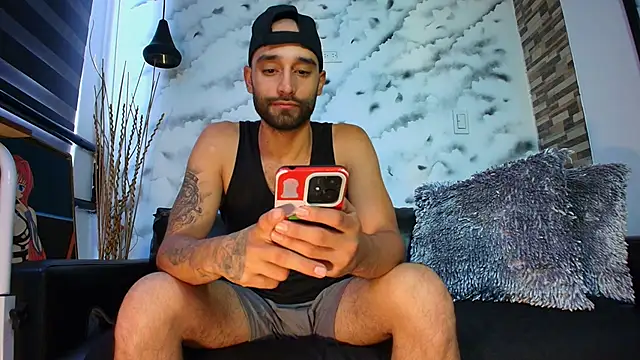 Max Miller S online show from October 4, 7:01 pm