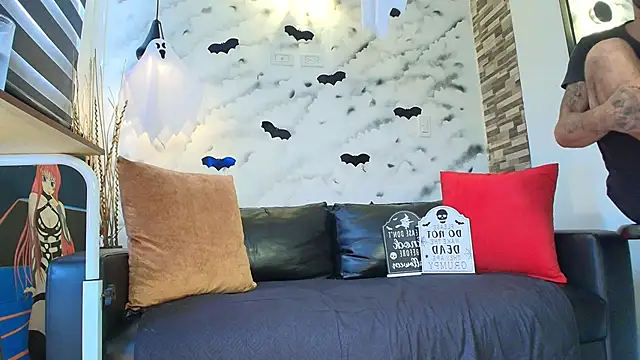 Max Miller S online show from October 20, 6:30 pm