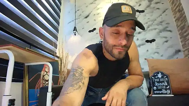 Max Miller S online show from October 22, 6:40 pm