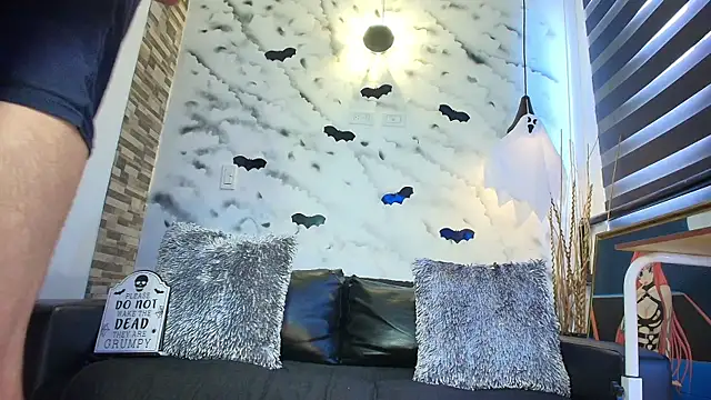 Max Miller S online show from October 29, 6:42 pm