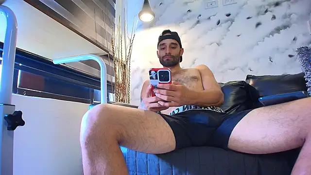 Max Miller S online show from November 4, 7:24 pm