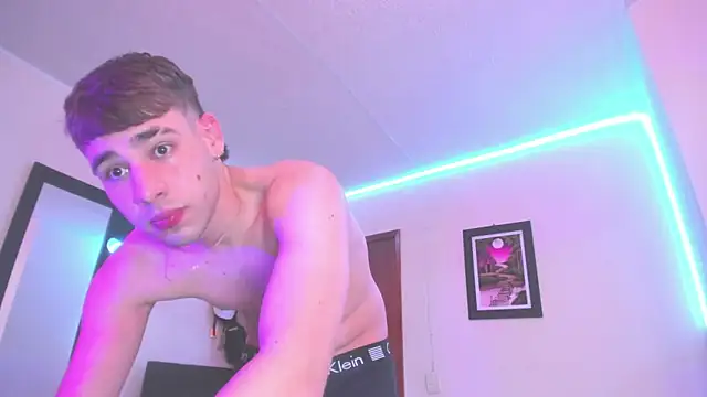 Snapshot of PapiNoha chatting on October 19, 7:58 pm PapiNoha online show from October 19, 7:58 pm