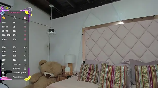 maddie greyy online show from October 6, 4:04 pm