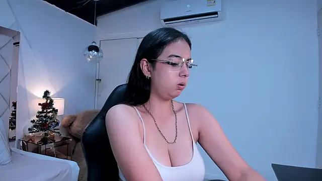 maddie greyy online show from November 25, 4:07 pm