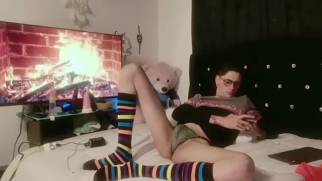 Tyler cat online show from November 5, 1:33 pm